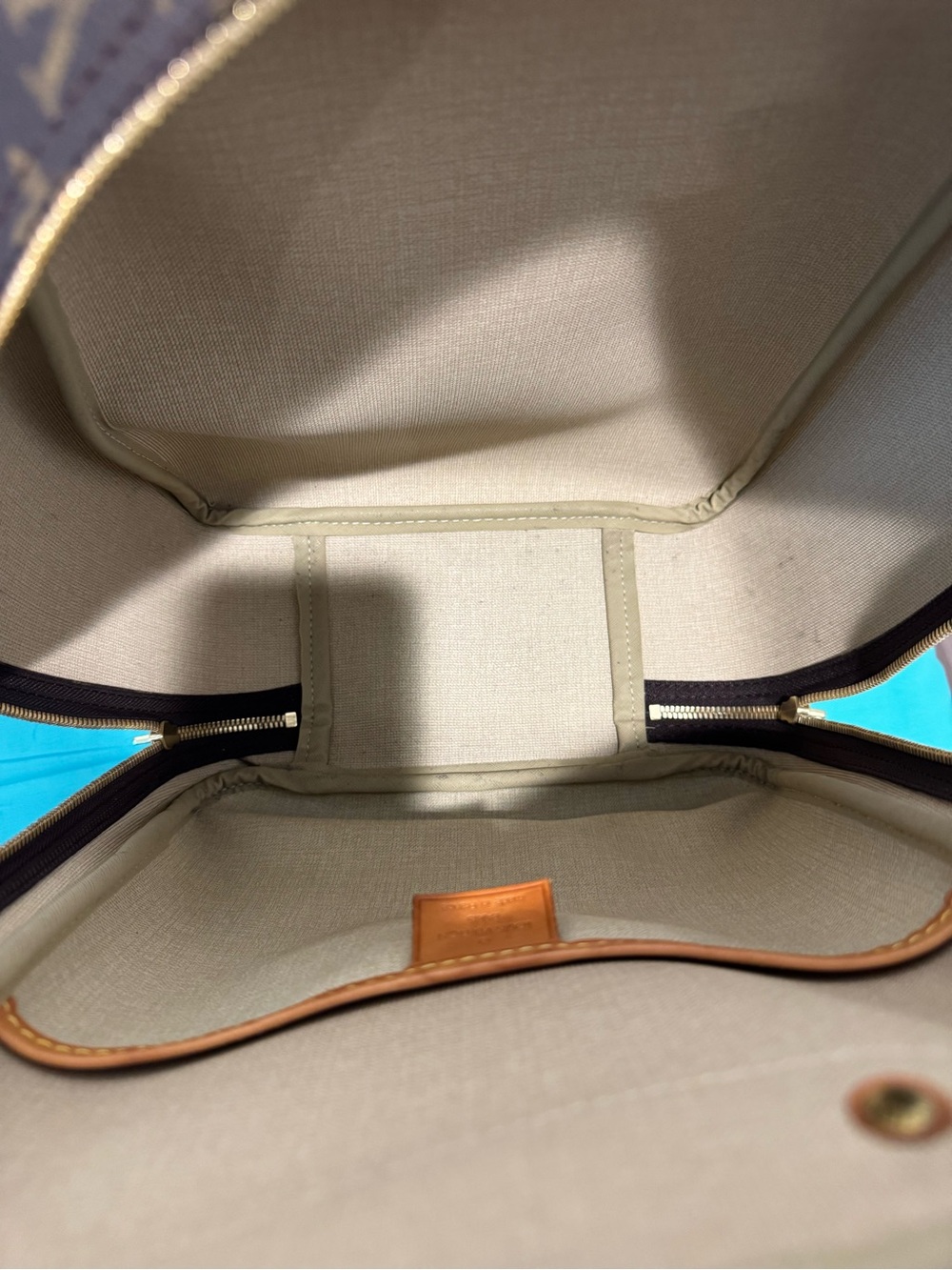 Louis Vuitton Monogram Excursion Travel Bag - Picture 11 of 15